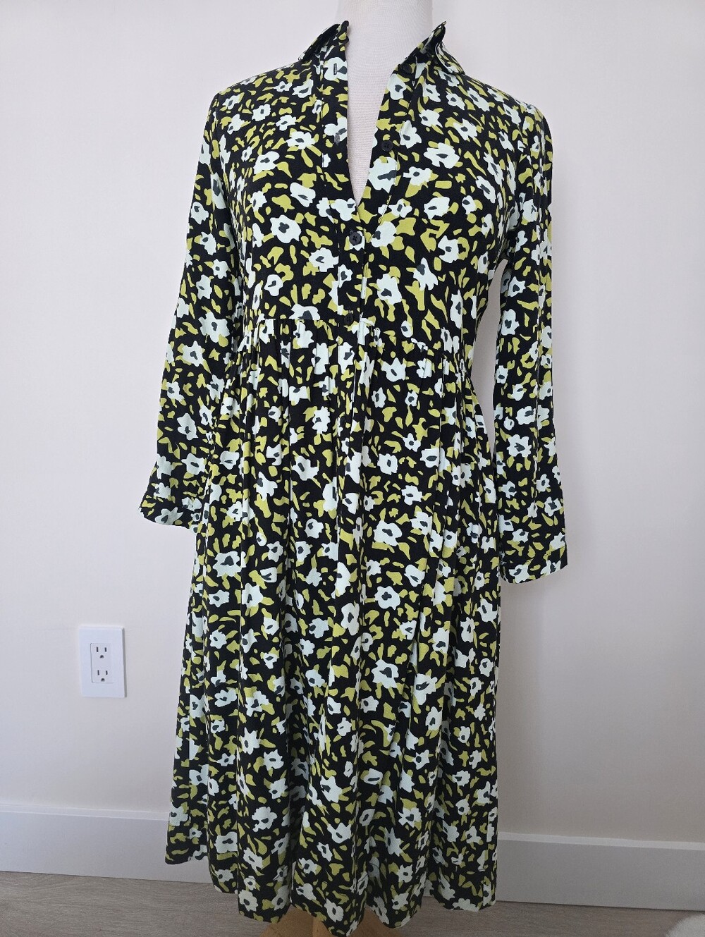Frank & Oak Black Midi Dress with Yellow and White Floral Print Viscose Ovetsize